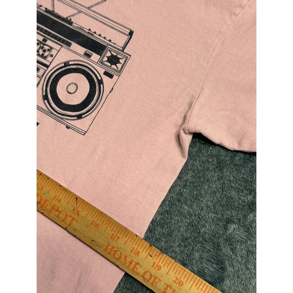 Levis levi graphic